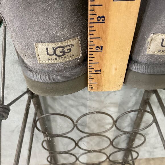 UGG Australia 1873 Bailey Button Triplet Suede Boots Sz 7 Gray - Picture 6 of 14